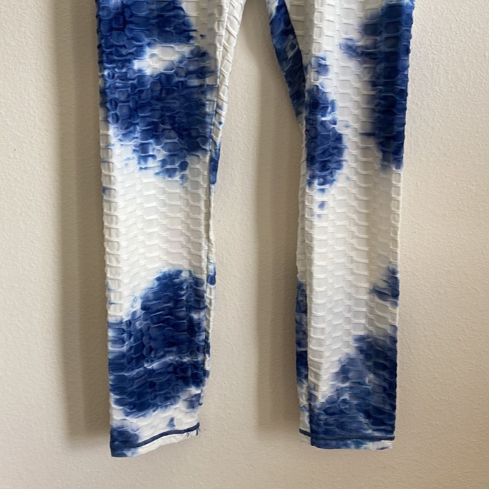 Fulbelle Legging Sz L NWT tie Dye blue and white bottom up effect - Picture 3 of 9